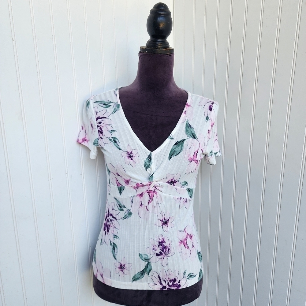 Candie's Women's Ribbed Floral Stretch Top Short Sleeve V-Neck White Pink XS